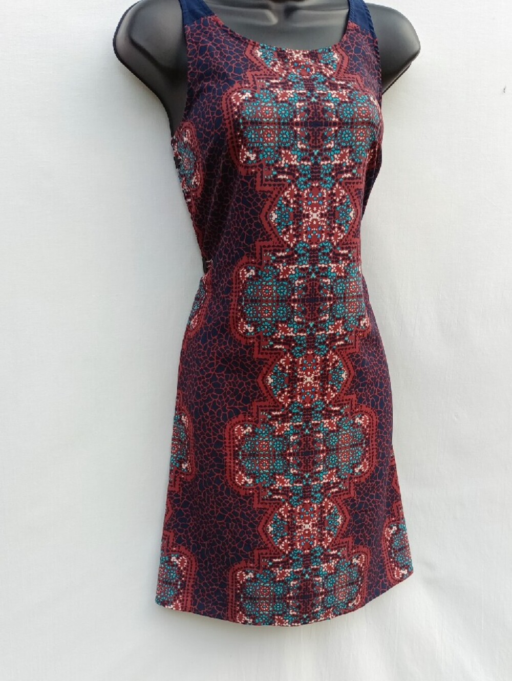 Sleeveless Geometrical Mosaic Printed Shift Midi Dress in Burgundy and Teal